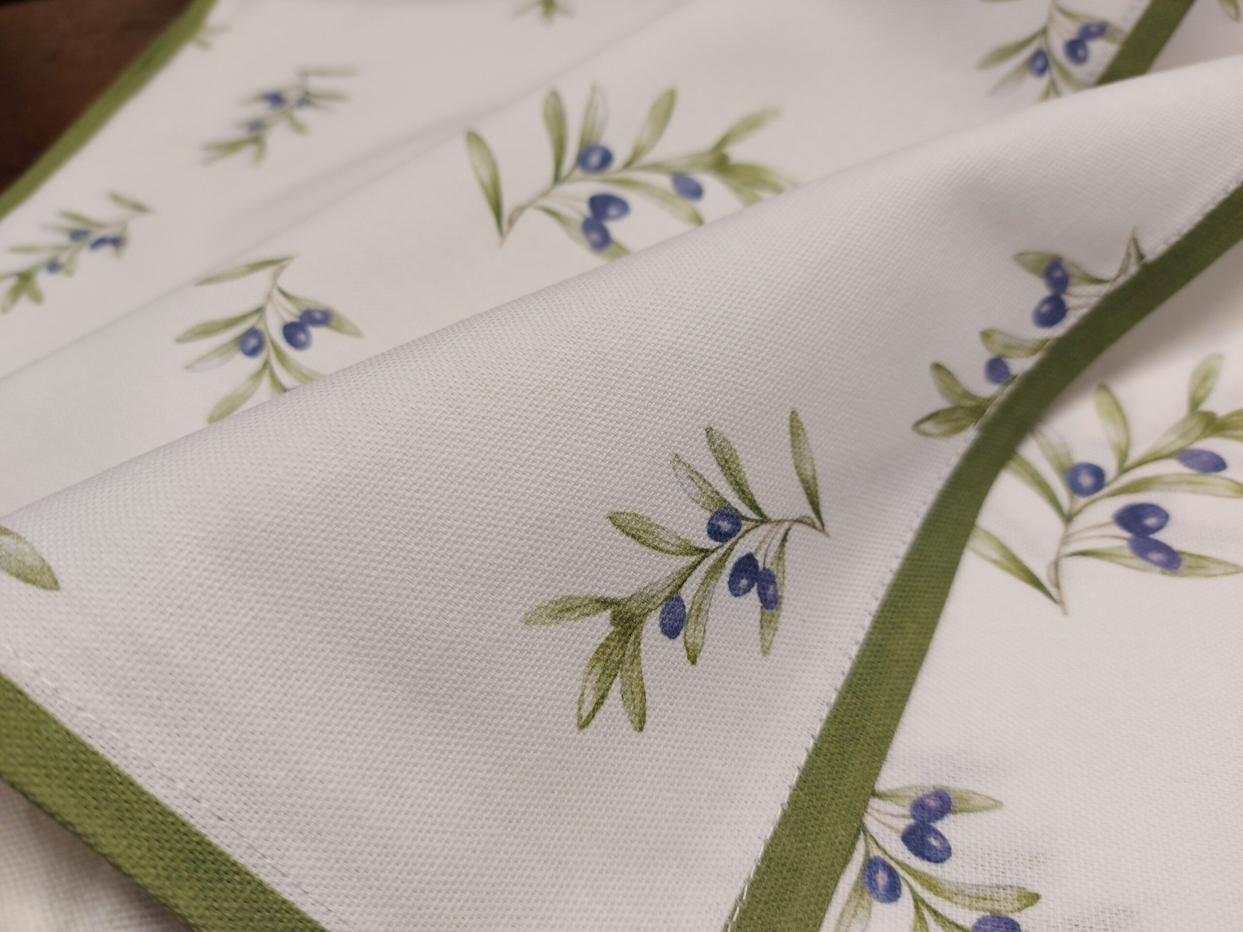 Cotton napkins with olives motif